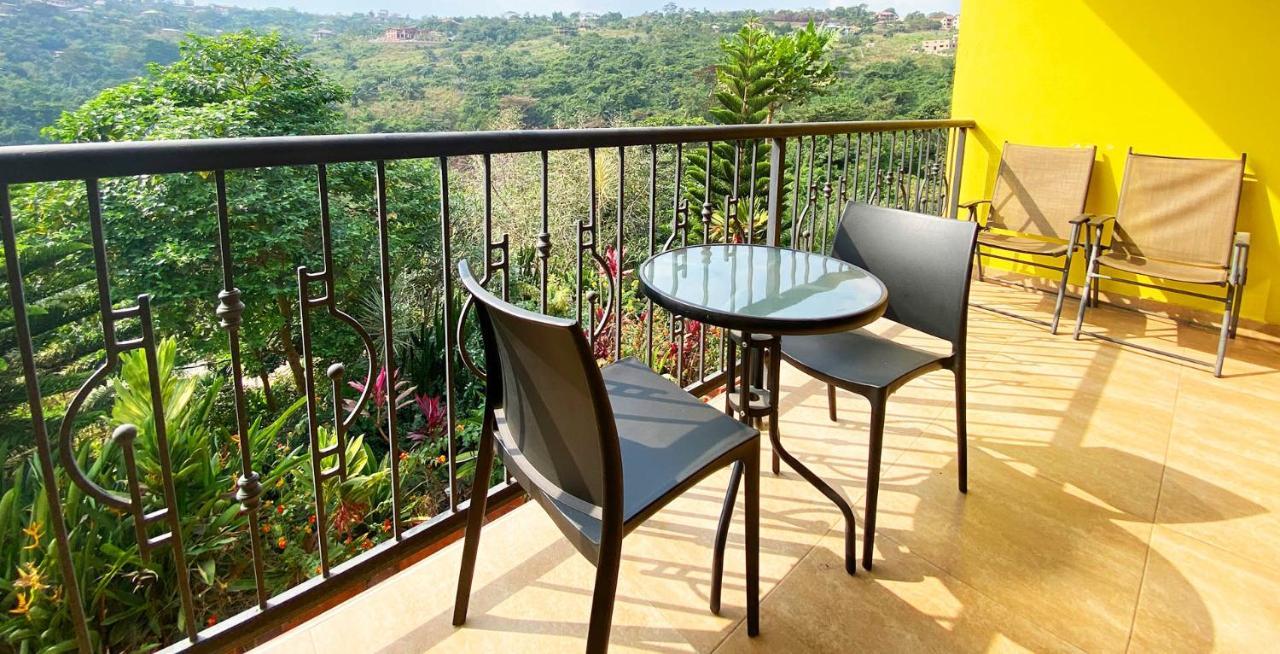 Cactus Creek Hotel Aburi Buitenkant foto