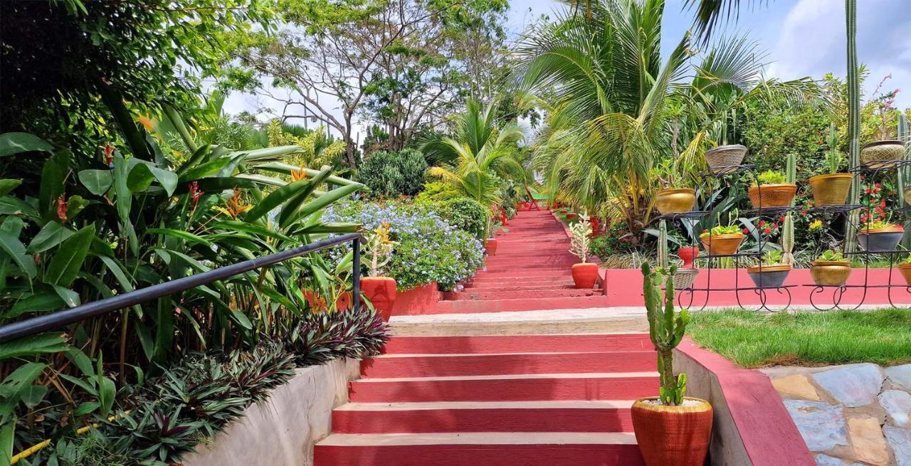 Cactus Creek Hotel Aburi Buitenkant foto