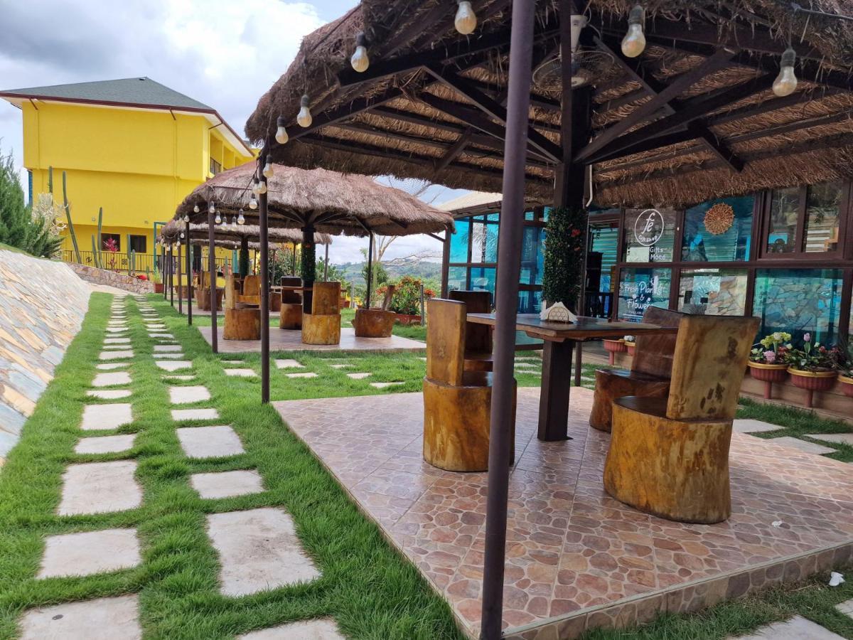 Cactus Creek Hotel Aburi Buitenkant foto