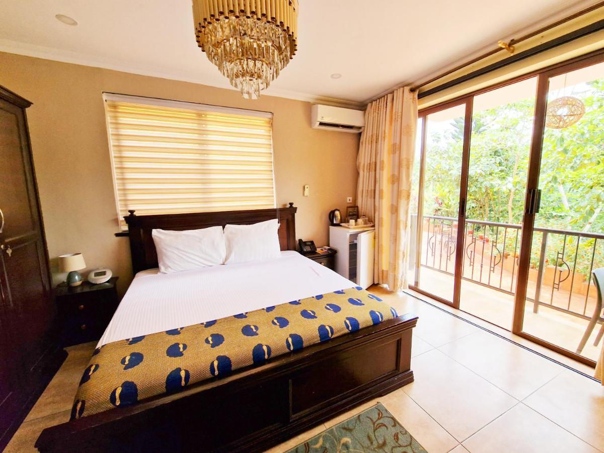 Cactus Creek Hotel Aburi Buitenkant foto