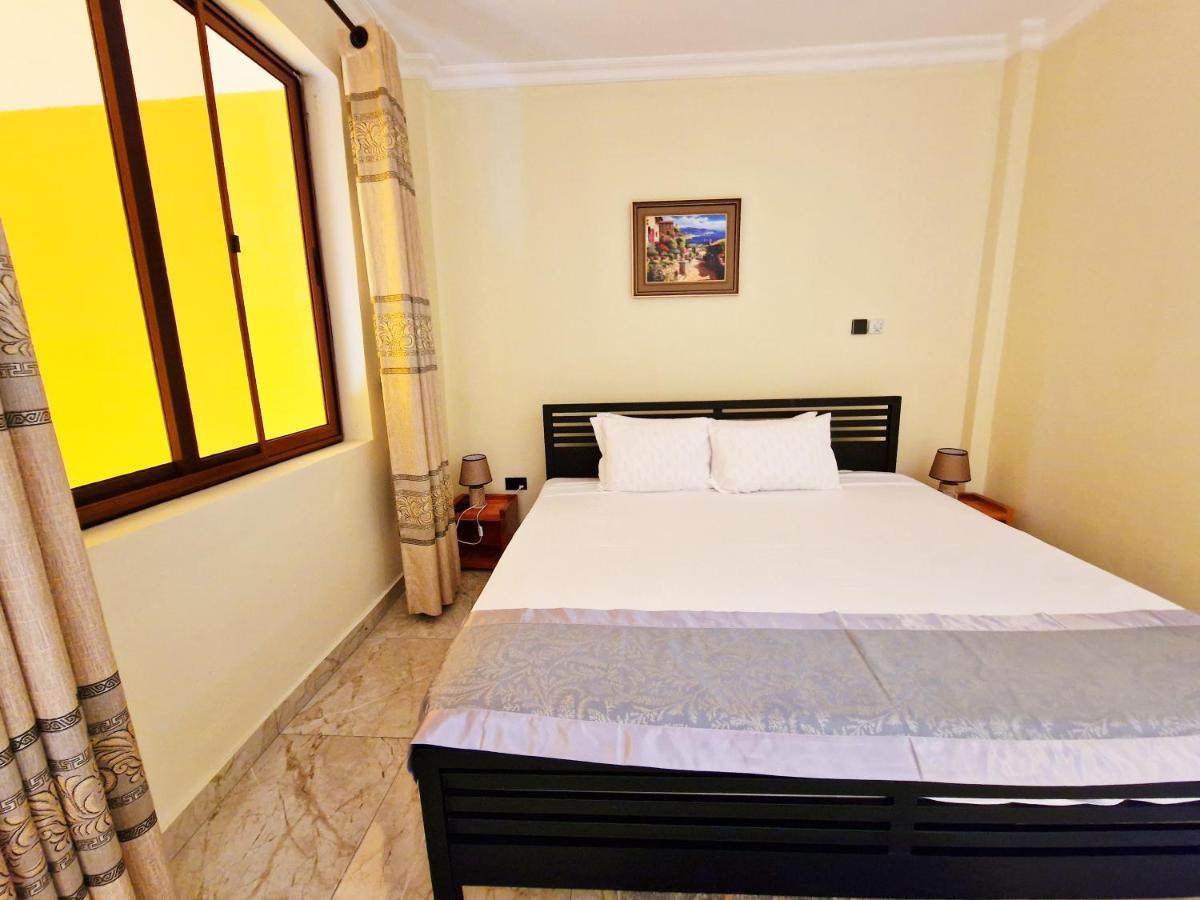 Cactus Creek Hotel Aburi Buitenkant foto