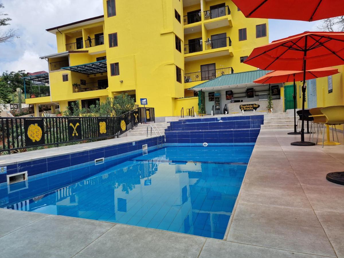 Cactus Creek Hotel Aburi Buitenkant foto